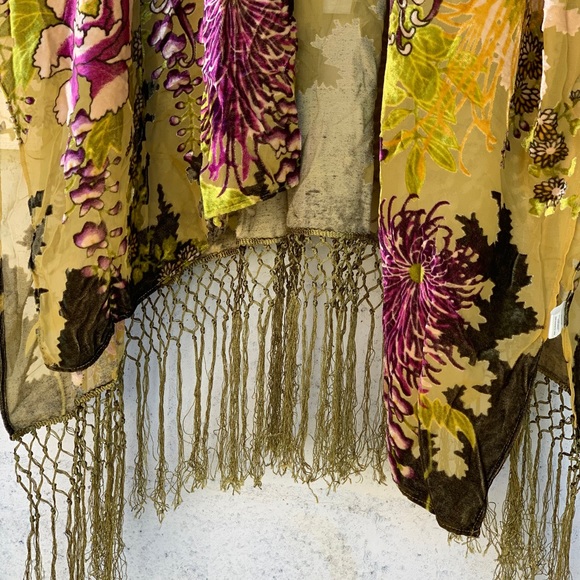 Aratta Velvet Stained Glass Kimono - Picture 6 of 9